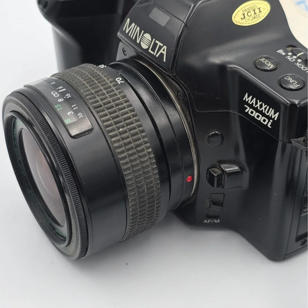 Minolta Maxxum 7000i 35mm Film SLR Camera UNTESTED Data Back DB-7 no battery